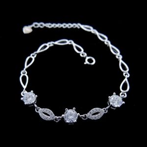 Unlimited Eight Shape Silver Cubic Zirconia Bracelet with Infinite Meaning