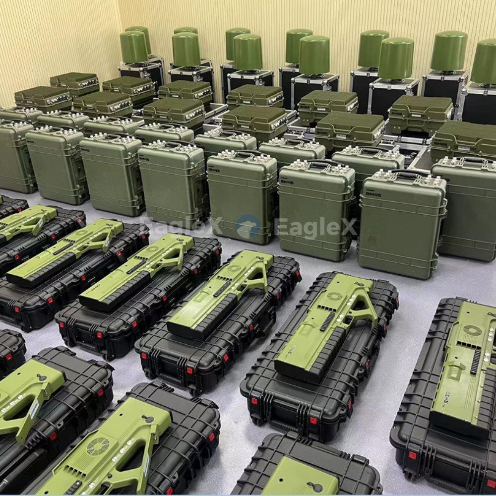 Hand-held Portable Drone Defense Device 1-3KM FPV Drone Jammer With 5KM Detection Detector