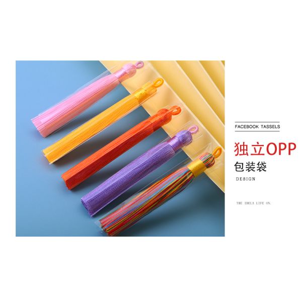 Antistatic Brush Dyed Color 8cm Silk Tassel Fringe Key Chain for Party Bag Decoration