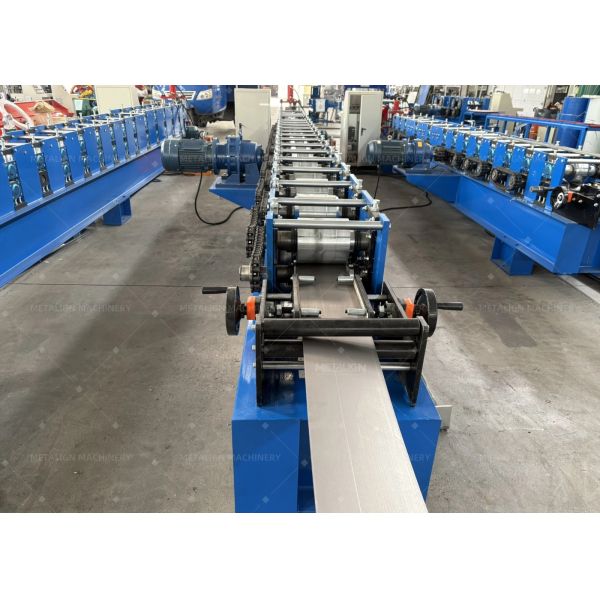 Chain Driven Z Beam Roll Forming Machine with 18 Forming Stations and 70mm Shaft Diameter