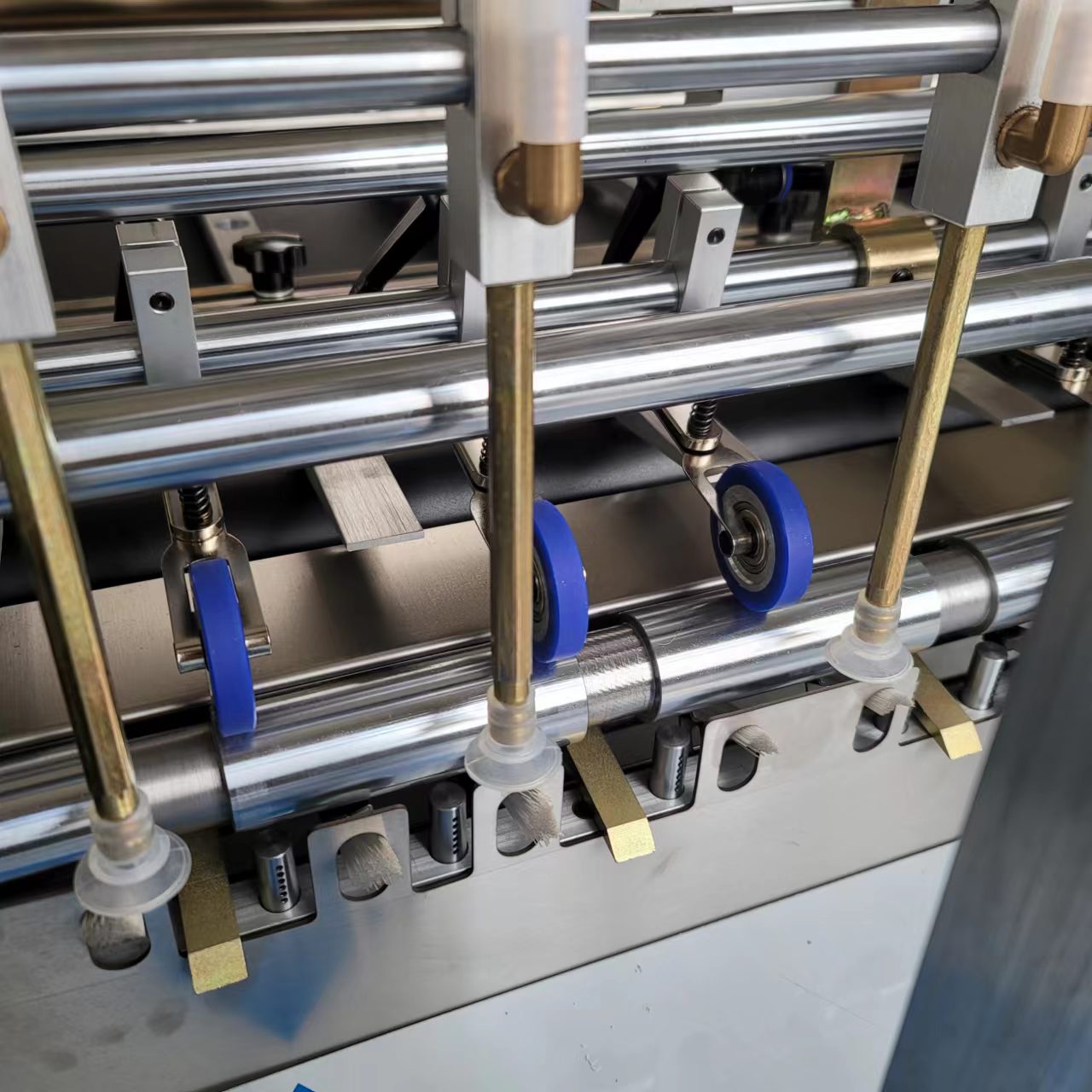 Paper Forming Machine Sheet-fed Paper Feeding Machine Sheets Gluing Machine