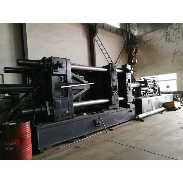 Large Plastic Injection Molding Machine Making Public Dustbin With Wheels
