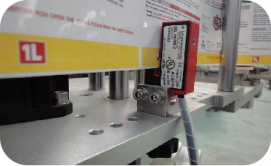 XJY-630D Fully Automatic Stinless Steel PLC Controlled Adhesive Labeling Machine For Bottle