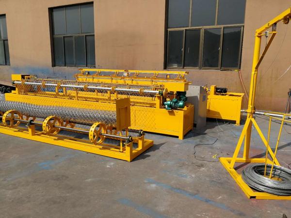 Quality Fully Auto Diamond Size Mesh Making Machine For Galvanized Wire for sale