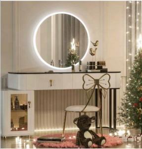 Buy cheap Silver Round Glass Bathroom Mirror 6500K Round Mirror With Led Lights product