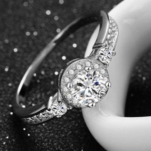 Sterling Silver Clear Cubic Zirconia Wedding Ring (RE109)