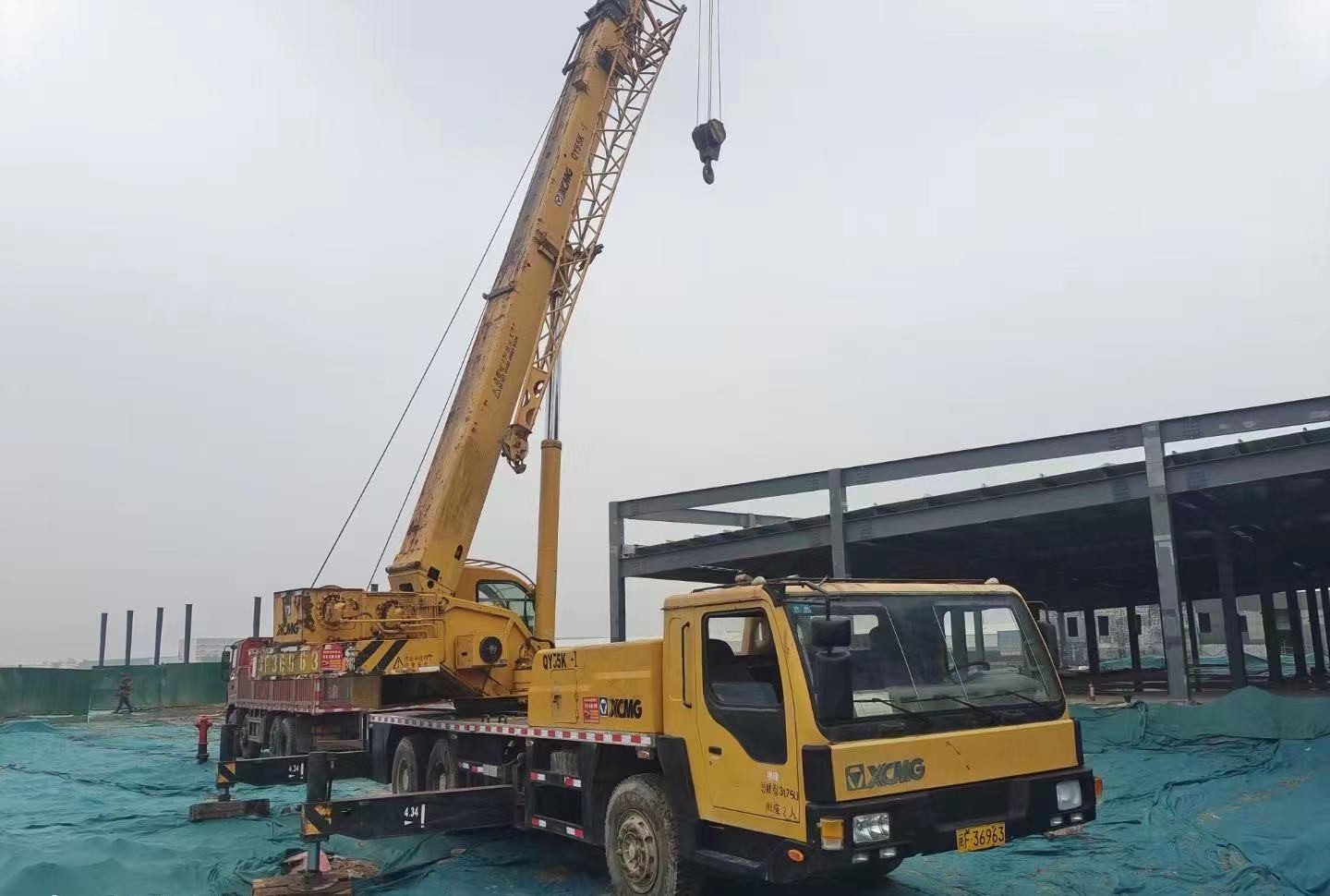 Used CRANE XCMG 55Ton