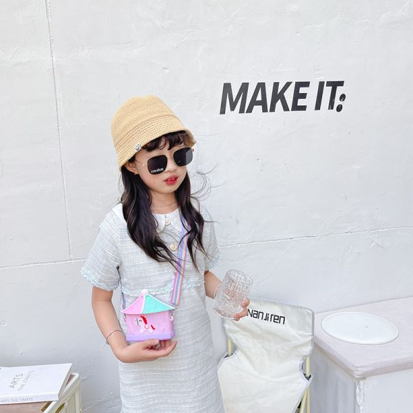 Carousel Kid CrossBody Shoulder Bag BPA Free Silicone Pencil Case For Stationery And Makeup Organization School Supplies