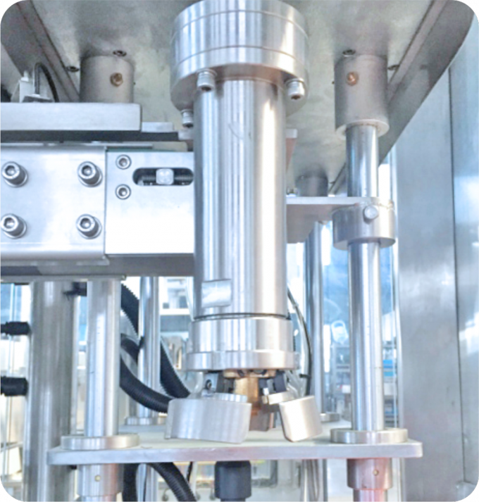 High Precision Automatic Capping Machine 5-30L 500bph Single Head Capping Machine