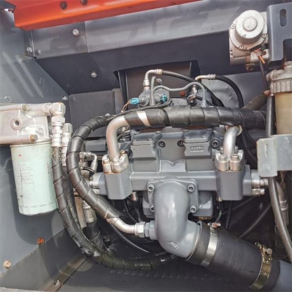 Global Best Seller Good Construction Second Hand Hitachi ZX240-3 Used 24 tons Crawler Digger In Stock