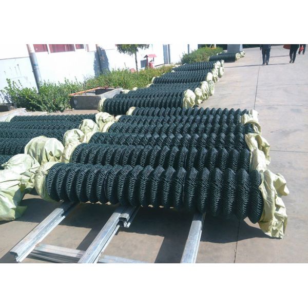Customized Hexagonal Diamond Pvc Coated Cyclone Iron Wire Mesh Metal Netting Panel Galvanized Industry Chain Link Fence