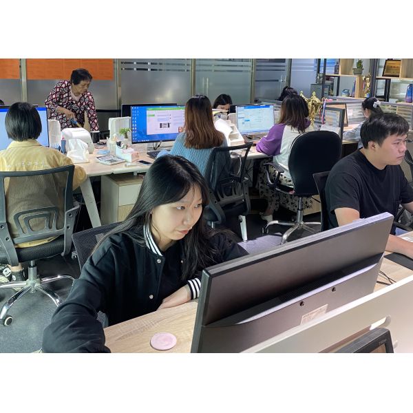 Baguette Cut 9K Gold Ring 2.0×4.0MM 0.11ct Weight Prong Setting Type