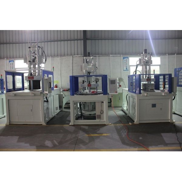 220T Vertical Clamping Horizontal Injection Molding Machine