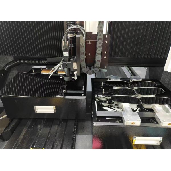 1064nm Laser Glass Cutting equipment 10W 20W 40W 70W 80W For Auto Parts Rearview Mirror