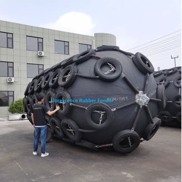 Marine Ship Dock Pneumatic Rubber Fenders With Chain And Tyres