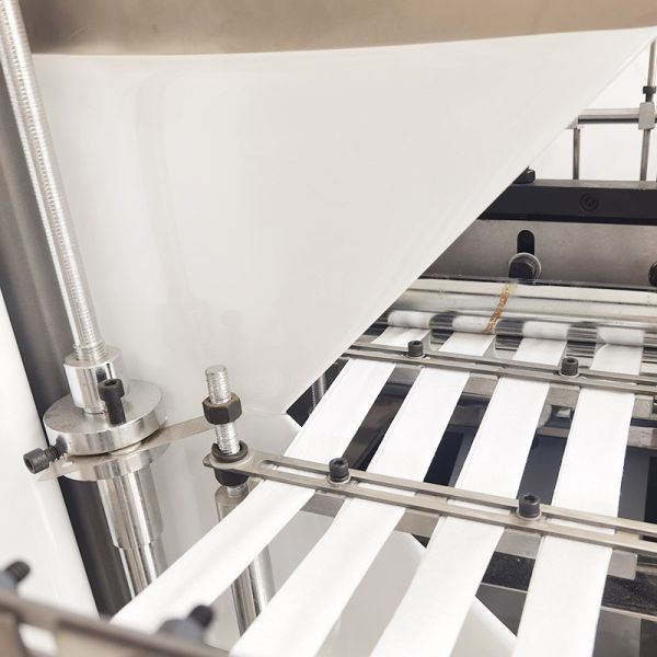 Automatic Alcohol Pad Making Machine Alcohol Pad Packers Package Equipment 220v 50hz