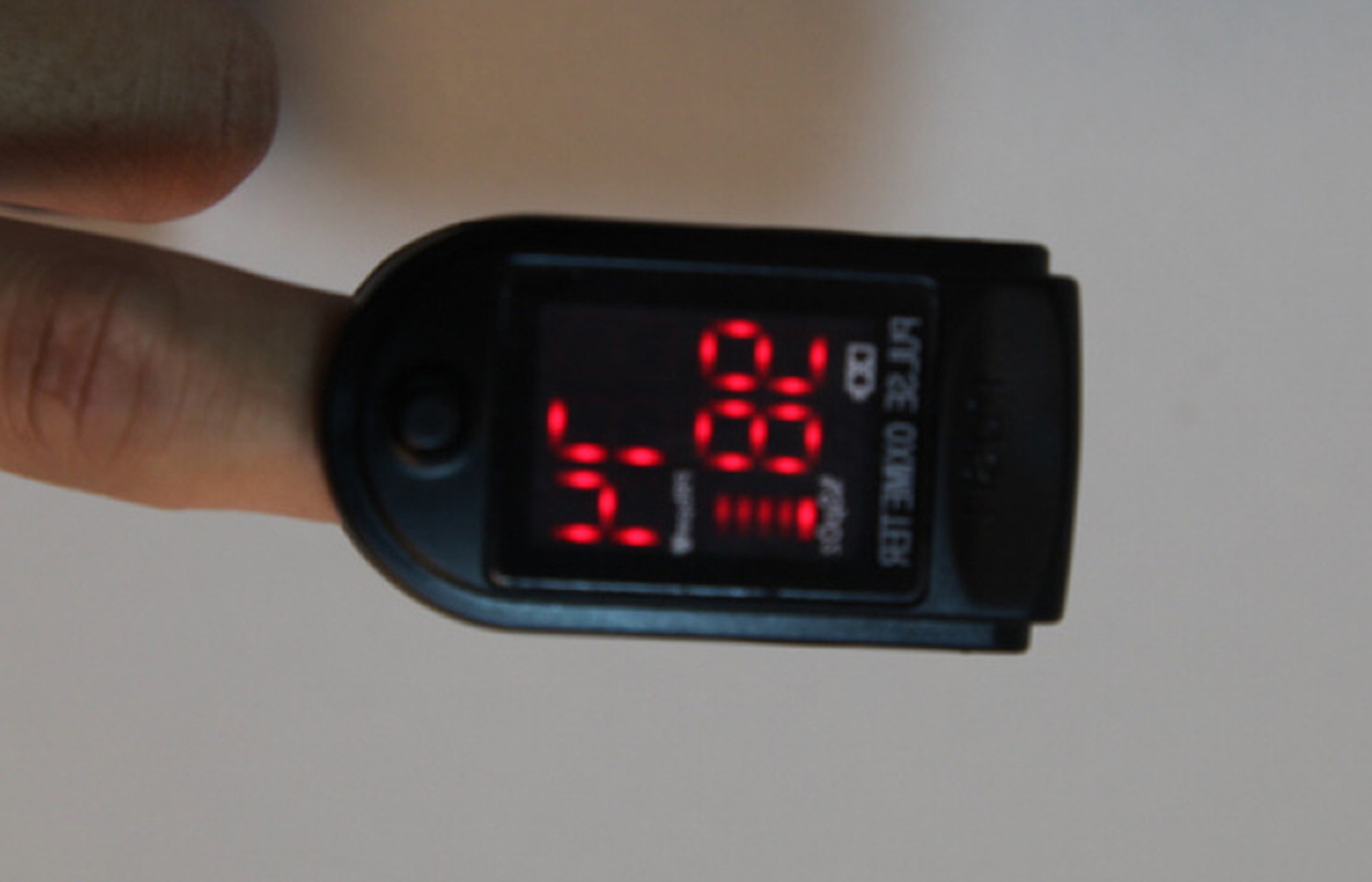 LED Display Fingertip Pulse Oximeter