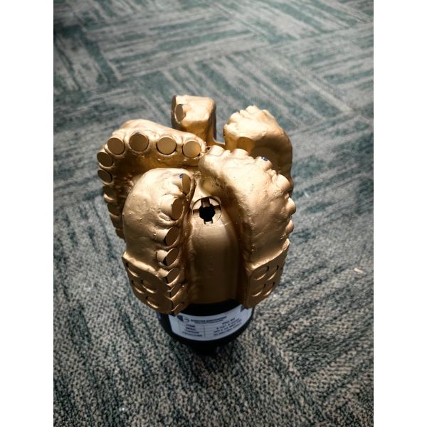 Multi Purpose 6 1/2 Inch PDC Drill Bit 5 Blade for Mining and Construction