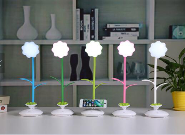 Hot Selling Creative Rechargeable Sunflower LED Desk Lamp With Phone Stand