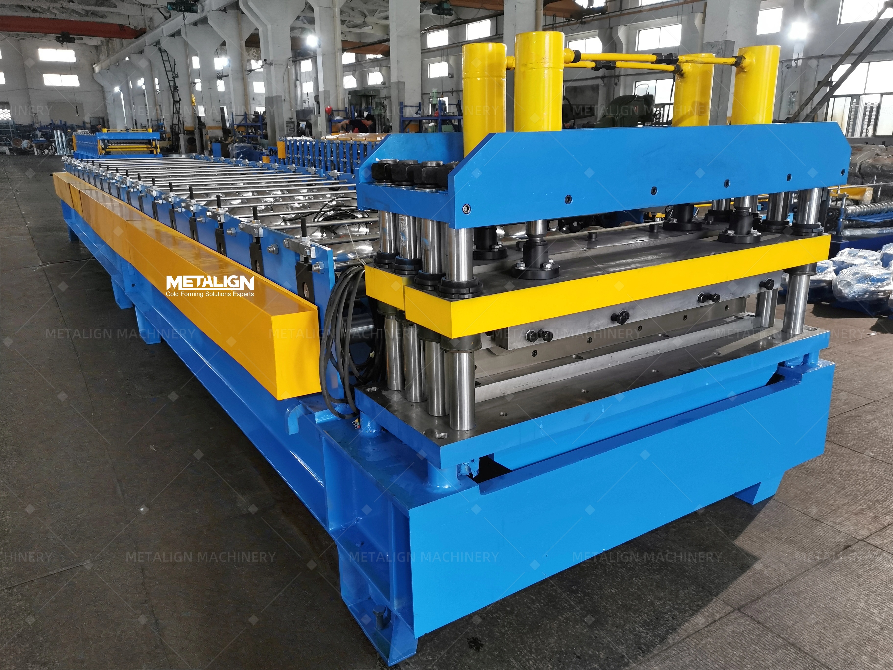 High Efficiency Rack Roll Forming Machine with 18 Forming Stations and 5.5Kw Motor Power
