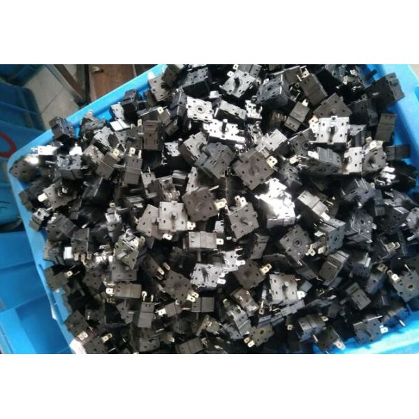 Changeover Red Electric Oven Switch High Temperture Controller Thin Slices Terminal