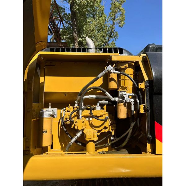 High Quality Used CAT320D2 Crawler Excavator Machine Almost New