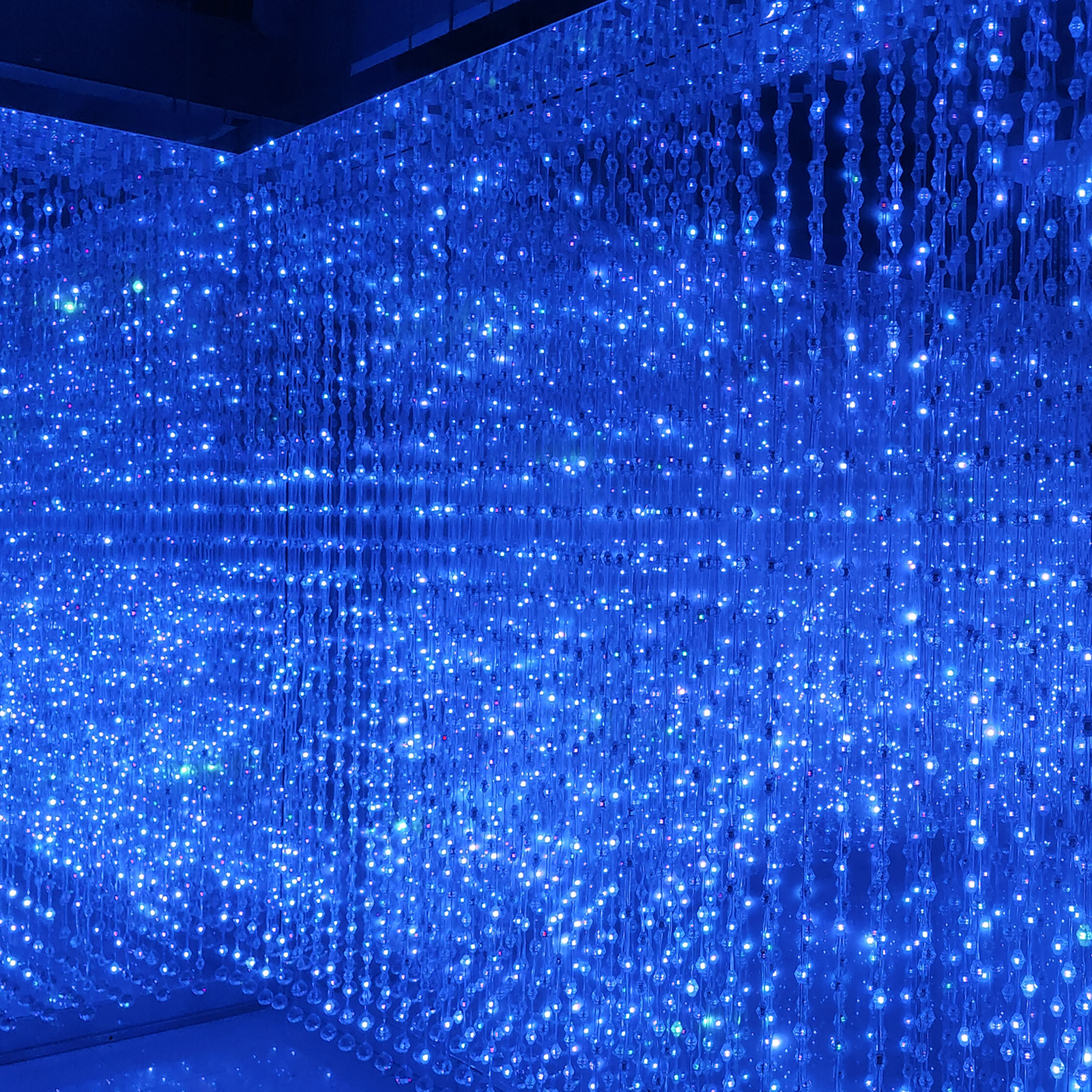 Crystal 3D Pixel Led Chain With 12.1 Lm/W Luminous Efficiency Full Color