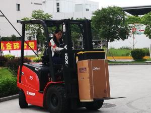 Buy cheap 2.5 Ton Electric Forklift Truck With 3 Stage 4.5m Container Mast Compact Structure product