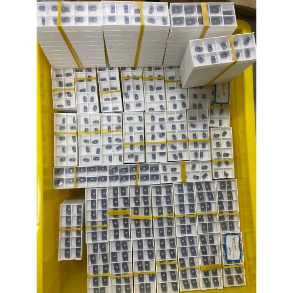 Colorful APMT1135PDER-H2 APMT1604PDER-H2 APMT1135 APMT1604 H2 M2 CNC Carbide Milling Inserts