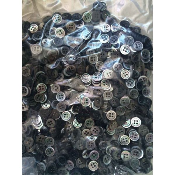 wholesale High quality Nature Agoya sea Shell Buttons with 2 holes