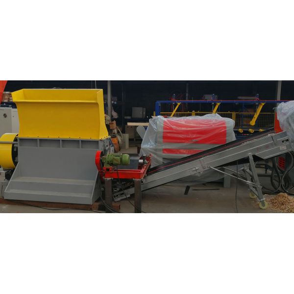 Pallet Grinding Chips Making Machine, Pallet Reclaiming Crusher with magnetic machine
