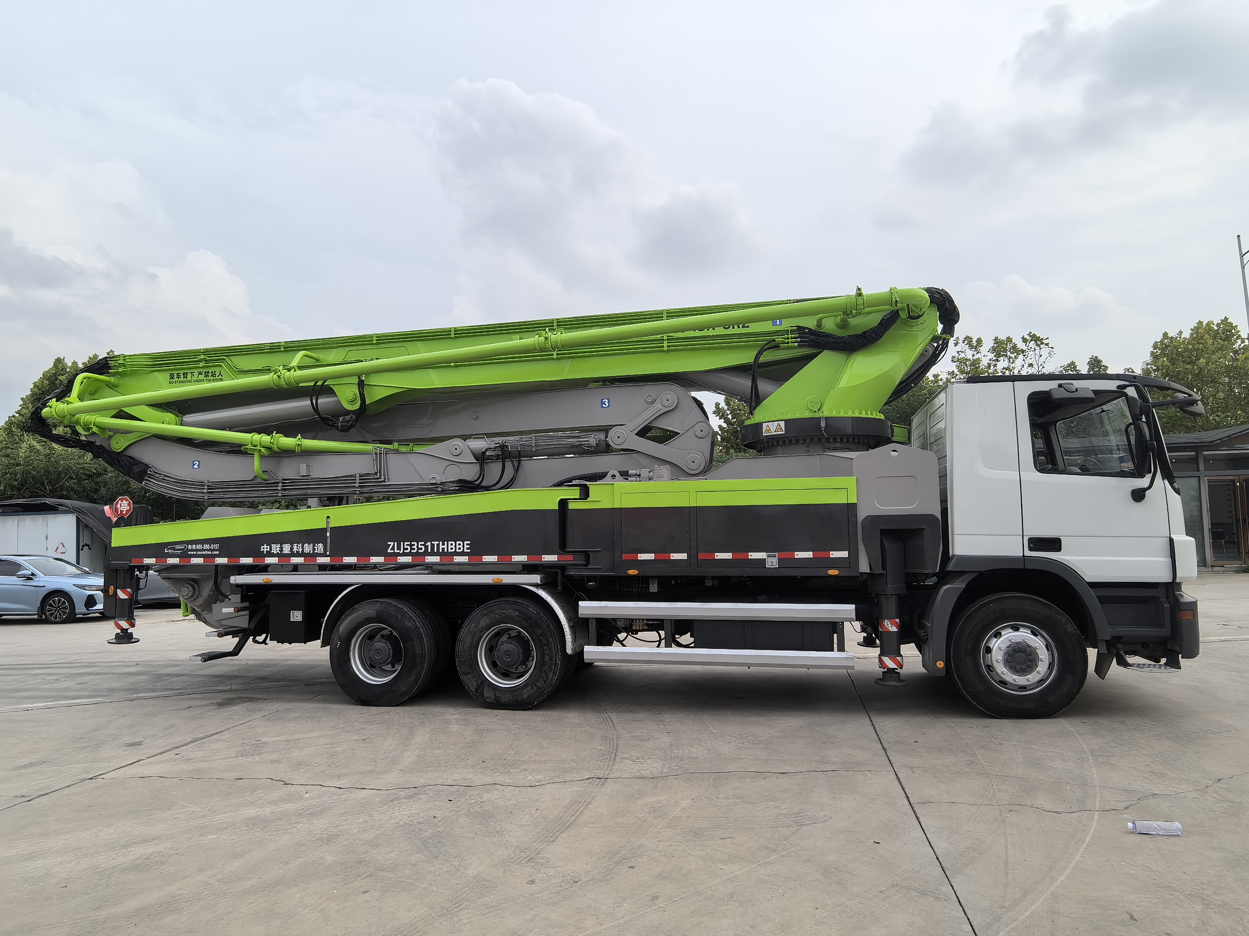 2015 Used Zoomlion 49M Concrete Pump Truck Mercedes Benz Chassis