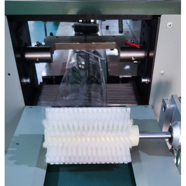 Customized Automatic Packing Machine For 60-200g Products Packaging