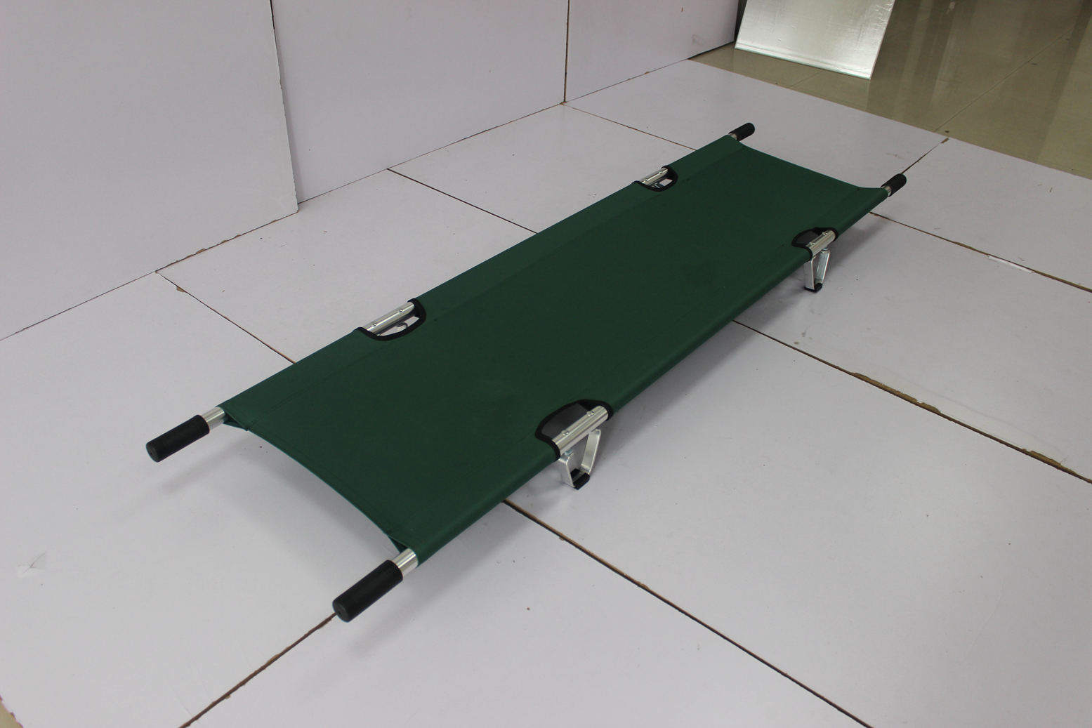 12 Cm 159kg Ambulance Power Stretchers For Ambulances Lift For Nursing No Folding