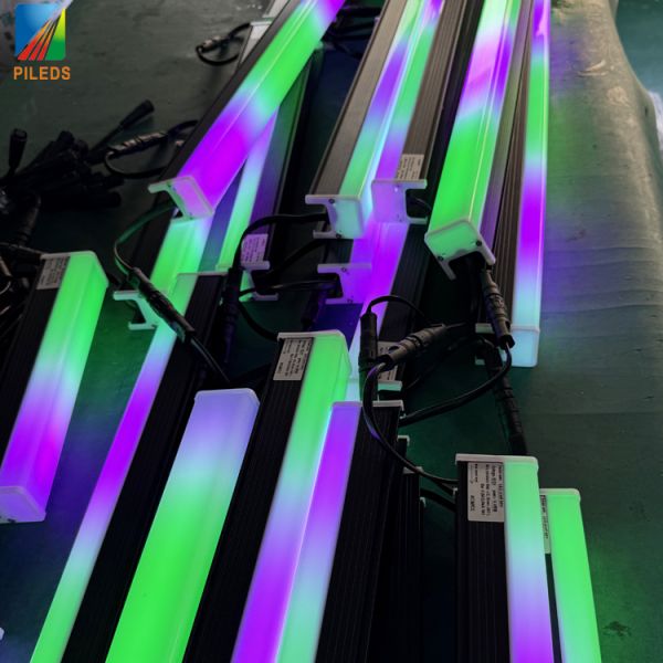 SPI RGB LED Linear Bar Tube Light Pixel Module for Exterior Facade Decoration DMX Controlled Illumination with White Beam Effect