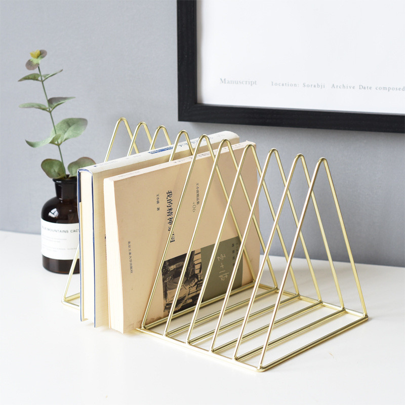1.5kg Wrought Iron Book Rack , Triangle Bookshelf Magazine Rack