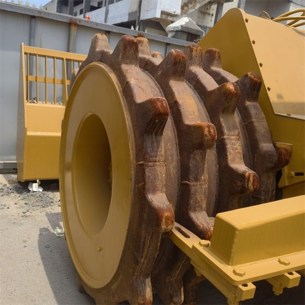 35 Ton Used Caterpillar Cat 826G Compactor in Excellent Condition Original Color Japan