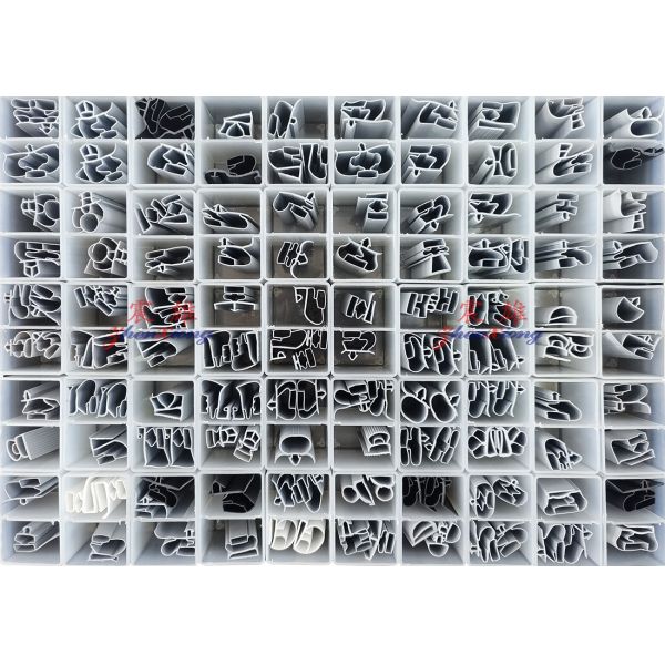 PVC Refrigerator Door Gasket Production Line Completing Automatic Punching 45 ° Cutting Angle