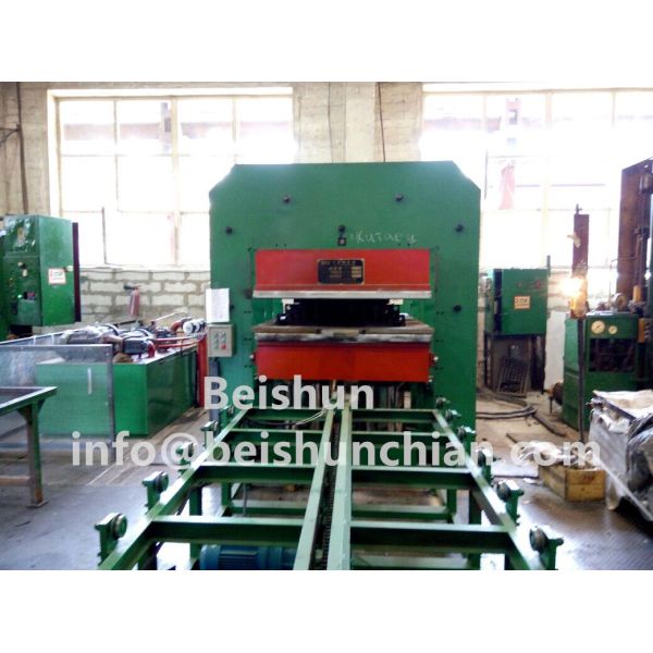 PLC Control Automatic Customizable Rubber Vulcanizing Press Machine For Vulcanizing Rubber Products
